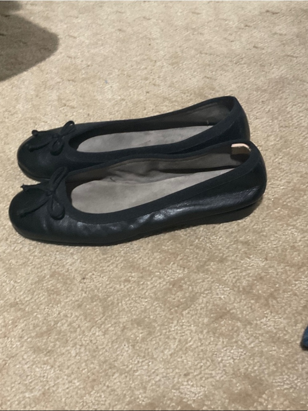 AEROSOLES Black Leather Bow Flats - Picture 3 of 7